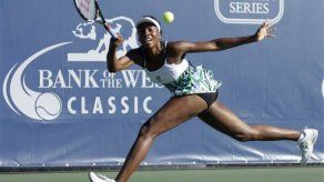 Venus Williams avanza en Stanford