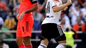 Valencia gana con dos goles de Piatti