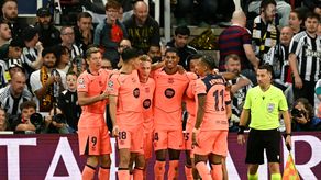 El FC Barcelona vence al Newcastle con doblete de Marcus Rashford