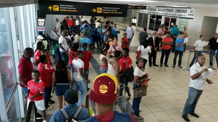 Llegada de los jugadores de Panamá tras Copa Oro