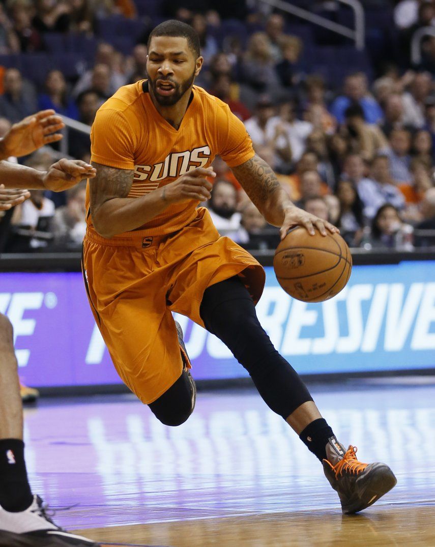 Con 34 de Morris, Suns superan al Jazz