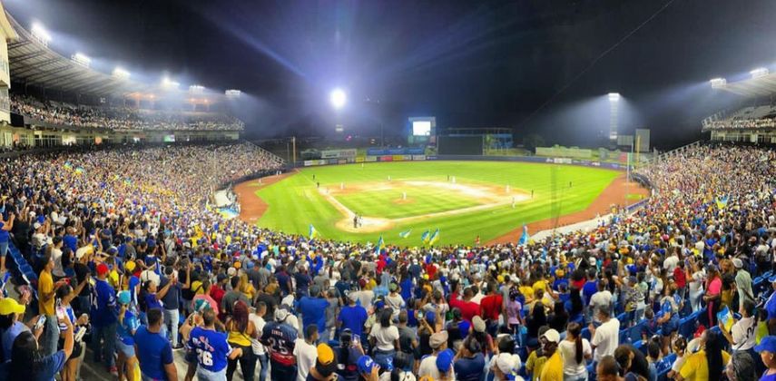 Béisbol Mayor 2023: Miles de aficionados dijeron presente en el Rod Carew