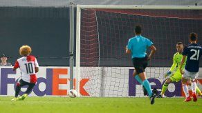 Feyenoord sorprende al United 1-0 en la Liga Europa