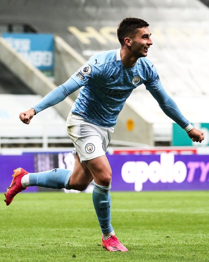 Manchester City vence a Newcastle 4-3 con triplete de Torres