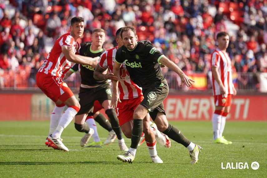 El Girona deja puntos ante el Almería y es líder provisional&nbsp;
