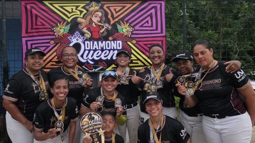 Diamond Queens Panamá se corona en Copa Internacional de sóftbol femenino en Guayaquil Diamond Queens Panamá se corona en Copa Internacional de sóftbol femenino en Guayaquil