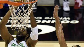 Brasil se divierte ante un débil Egipto 128-65