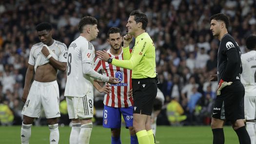 Fede Valverde recibe sanción por la tarjeta roja directa en el derbi Fede Valverde recibe sanción por la tarjeta roja directa en el derbi