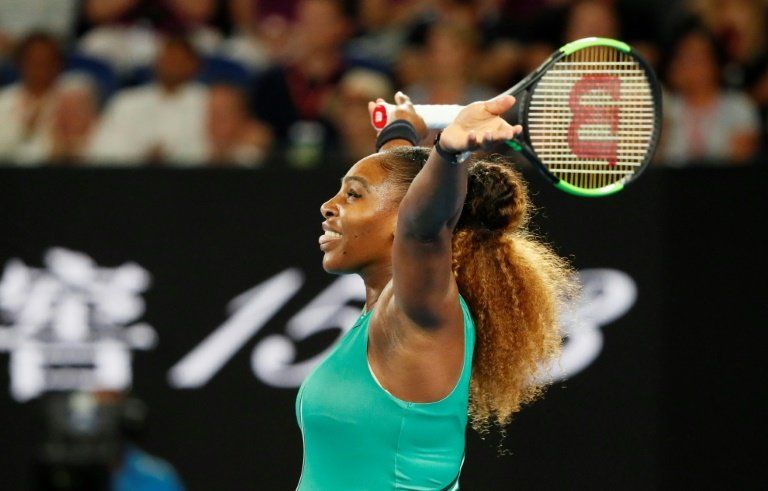Serena pasa con facilidad a tercera ronda