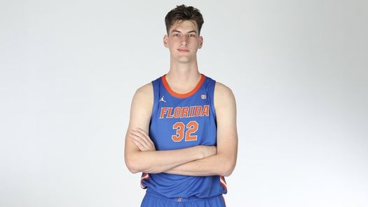 Olivier Rioux de 2,36 m de estatura hace historia en Baloncesto Universitario Olivier Rioux de 2,36 m de estatura hace historia en Baloncesto Universitario