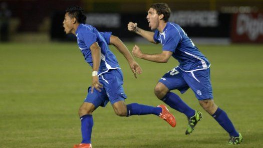El Salvador, a Copa Oro sin más expectativa que ganar experiencia