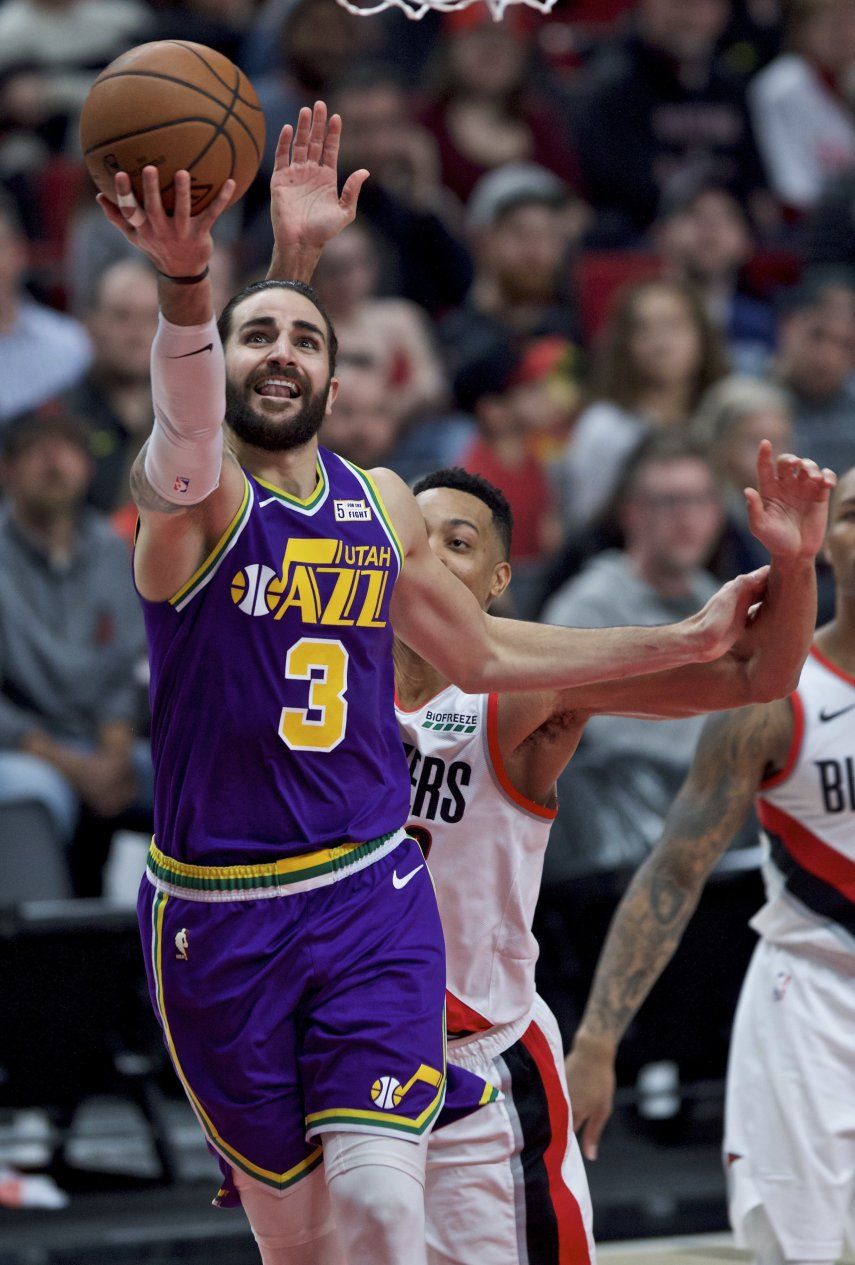 Ricky Rubio anota 24 puntos; Jazz derrota 120-90 a Portland