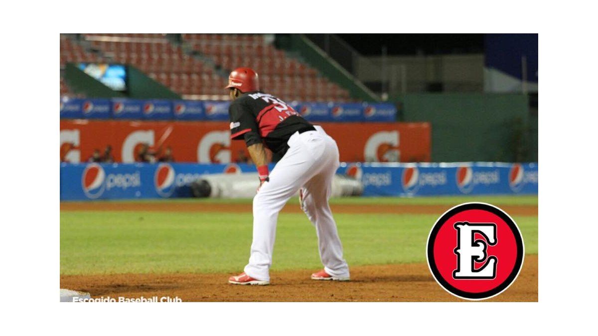 Paredes decide triunfo Leones sobre Gigantes en 12 innings