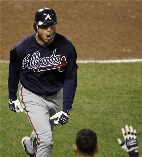 MLB: Bravos 5, Gigantes 4, 11 innings. Serie 1-1