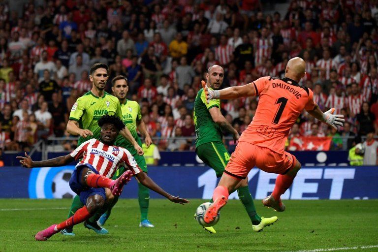 El Atlético de Madrid remonta ante el Eibar para ponerse líder liguero