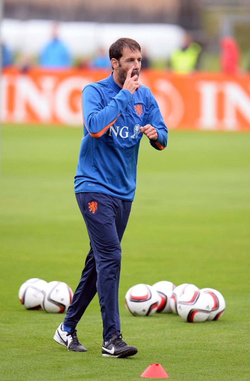 Van Nistelrooy deja selección holandesa, vuelve al PSV