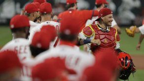 Clubes de MLB hacen rastreo interno de contagios de COVID-19