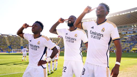 El Real Madrid remonta ante Las Palmas y sigue lider
