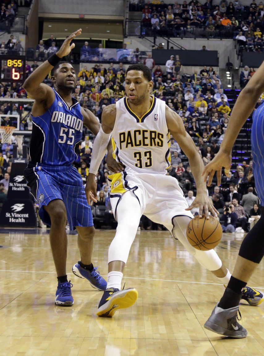 Pacers remontan y vencen al Magic
