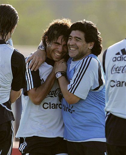 Mundial: Maradona debuta como técnico y Paraguay va a Uruguay