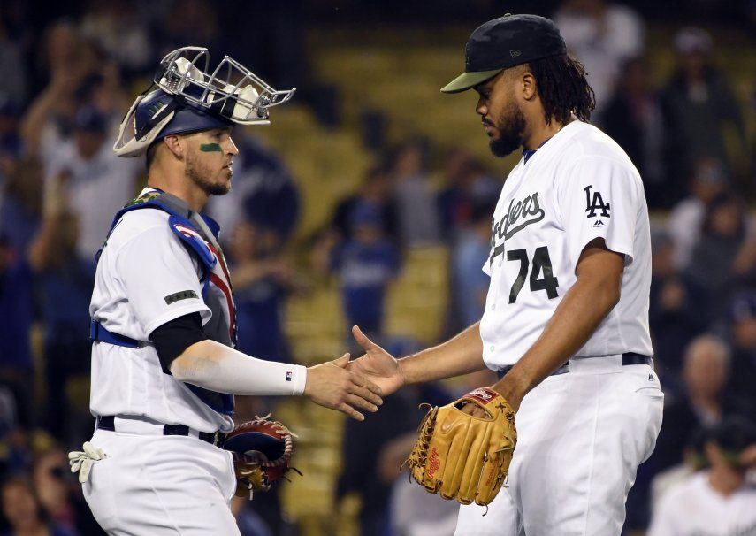 Dodgers remontan en el 8vo inning y se imponen 5-4 a Filis