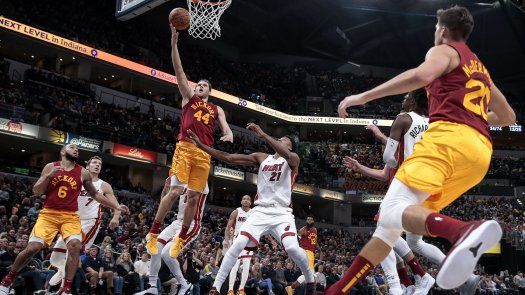 Evans anota 23 puntos y Pacers vence 99-91 al Heat