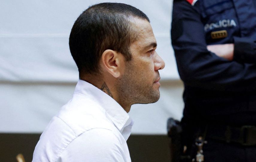 Familia de Neymar Jr niega que pagará fianza de Dani Alves