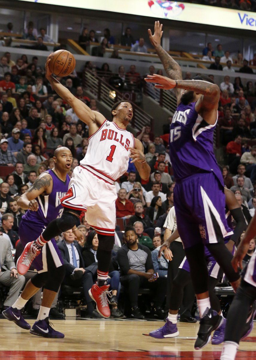 Bulls remontan al final y vencen a Kings