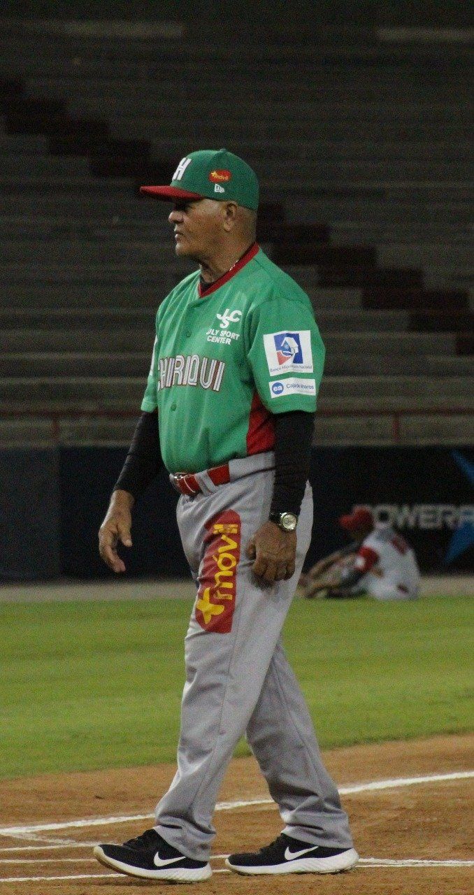 Alberto Macré el mejor director en el Béisbol Juvenil