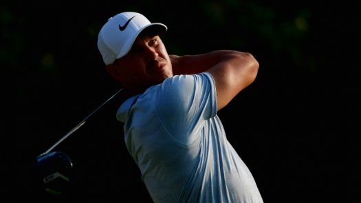Koepka lidera, Woods brilla y Rahm aspira al título en Campeonato de PGA
