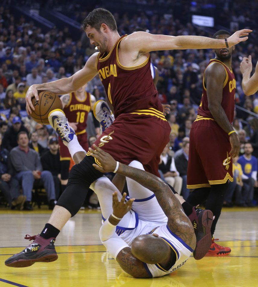 Warriors ganan 6to partido seguido sobre unos Cavs sin James