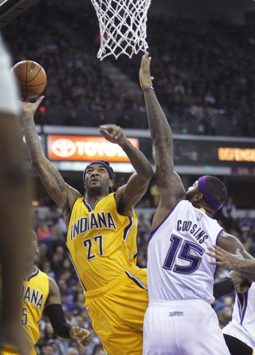 Kings vencen a Pacers con 48 puntos de Cousins