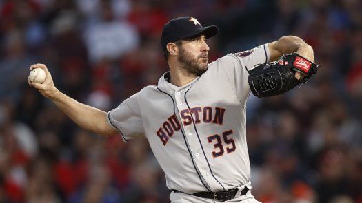 Verlander brilla en la loma y Astros blanquean a Angelinos