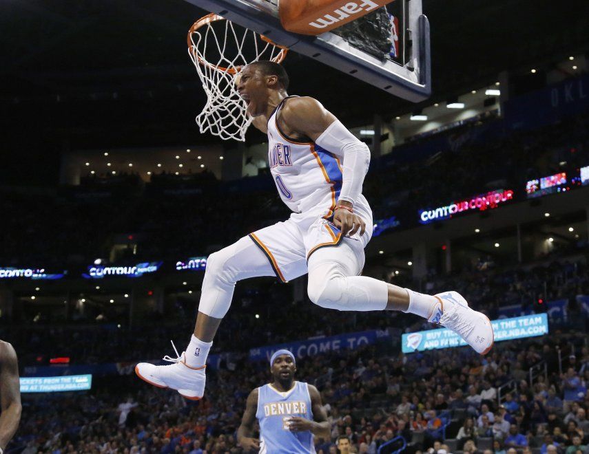 Westbrook da paso al frente, ante ausencia de Durant