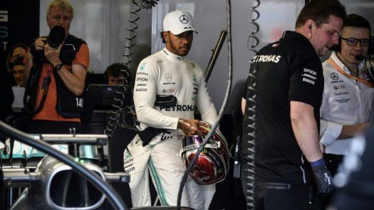 Una tapa de alcantarilla daña un Williams y se suspenden los entrenos del GP de Azerbaiyán