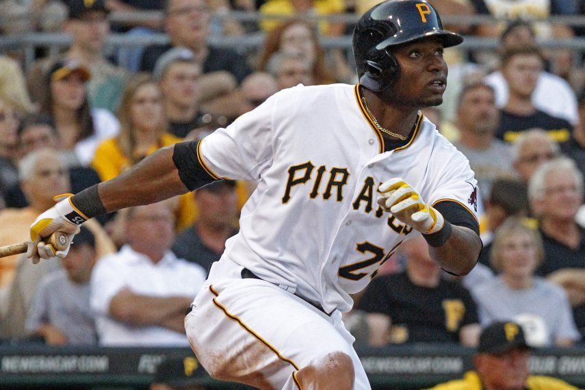 Jonrón de Adams deja a los Piratas en el terreno