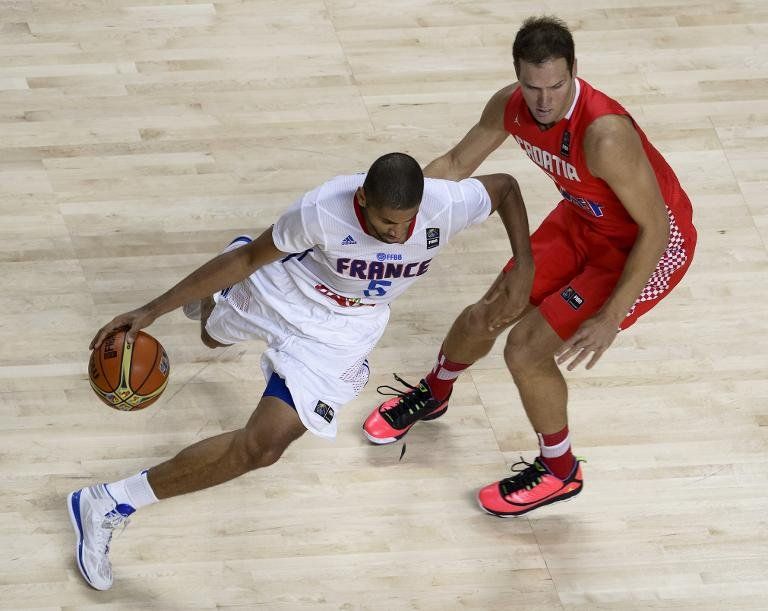 Francia se clasifica para los cuartos de final al imponerse 69-64 a Croacia