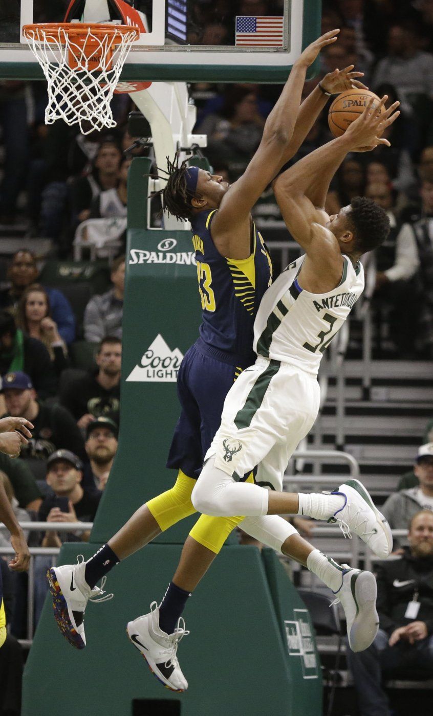 Antetokounmpo y Middleton guían triunfo de los Bucks