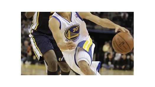 NBA: Warriors 85, Jazz 78; Curry anota nueve puntos en el final