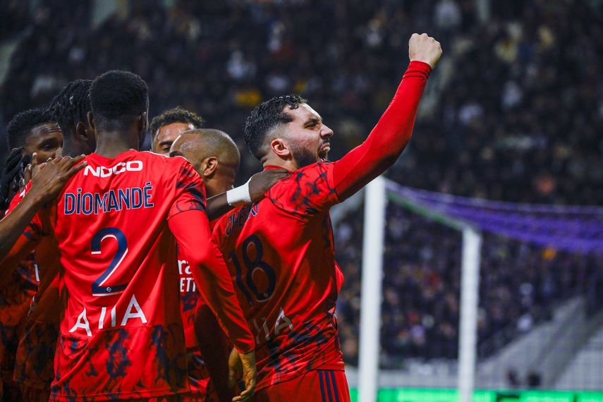 Lyon pelea por Europa tras ganar 2-1 en su visita a Toulouse