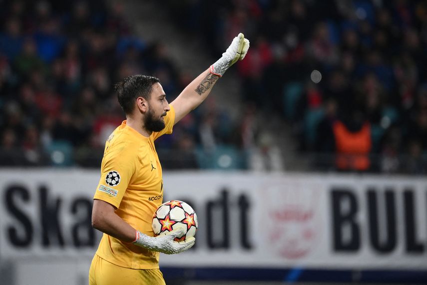 Gianluigui Donnarumma y Keylor Navas en la lucha por la portería del PSG