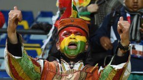 Fanáticos viven al máximo la Copa América