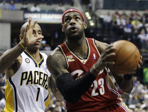 LeBron anota 40, su mayor cifra de la temporada