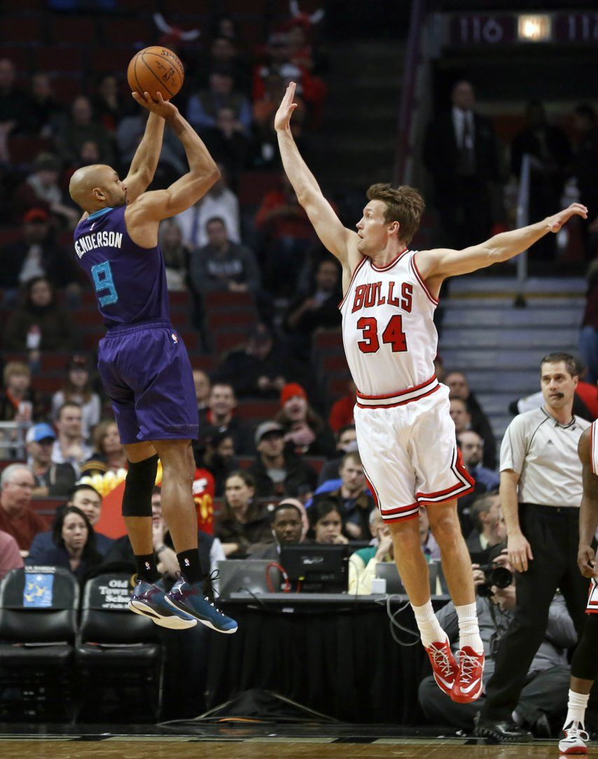 Sin Rose, Chicago cae ante Hornets