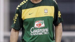 Menezes dice que Brasil detendrá a Messi con buen fútbol