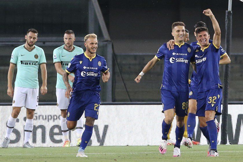 Inter concede un gol al final y empata con Hellas Verona