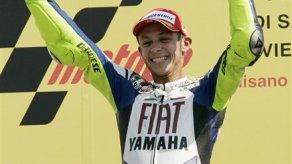Rossi gana carrera de MotoGP en San Marino