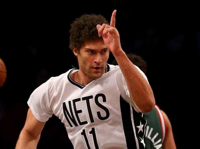 Brook López coloca a los Nets en la zona de playoffs