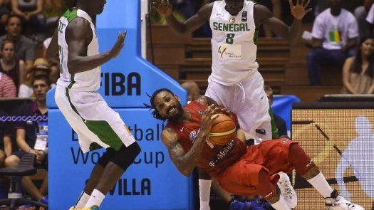 Puerto Rico se complica el pase al perder 82-75 contra Senegal