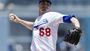 Muncy vuelve a dar jonrón en triunfo de Dodgers ante Bravos